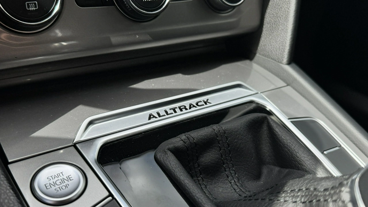 Volkswagen Passat Alltrack - Zdjęcie 19