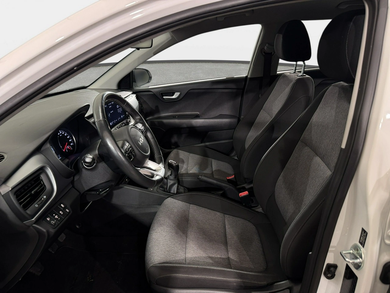 Kia Stonic - Zdjęcie 11