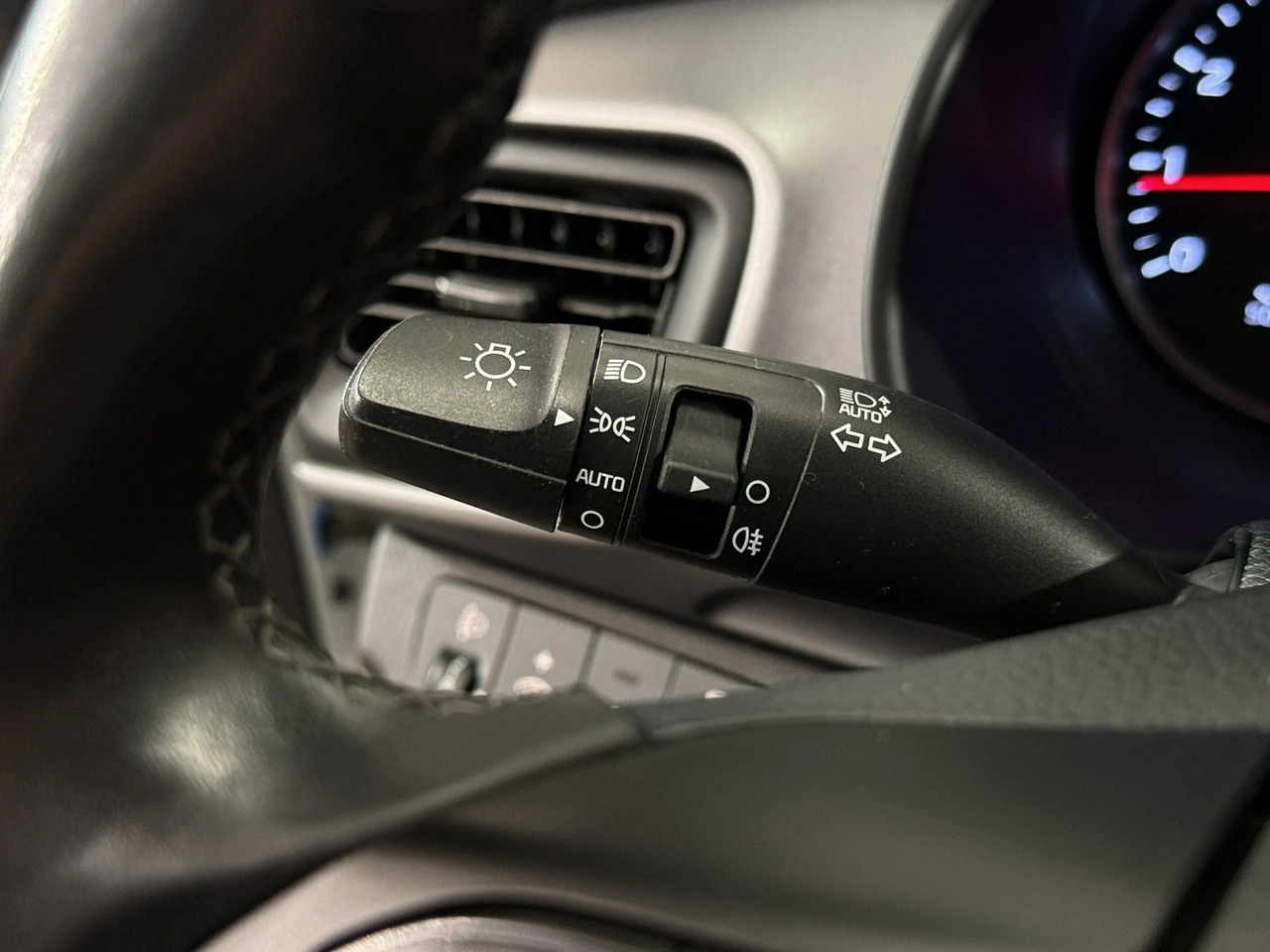 Kia Stonic - Zdjęcie 18
