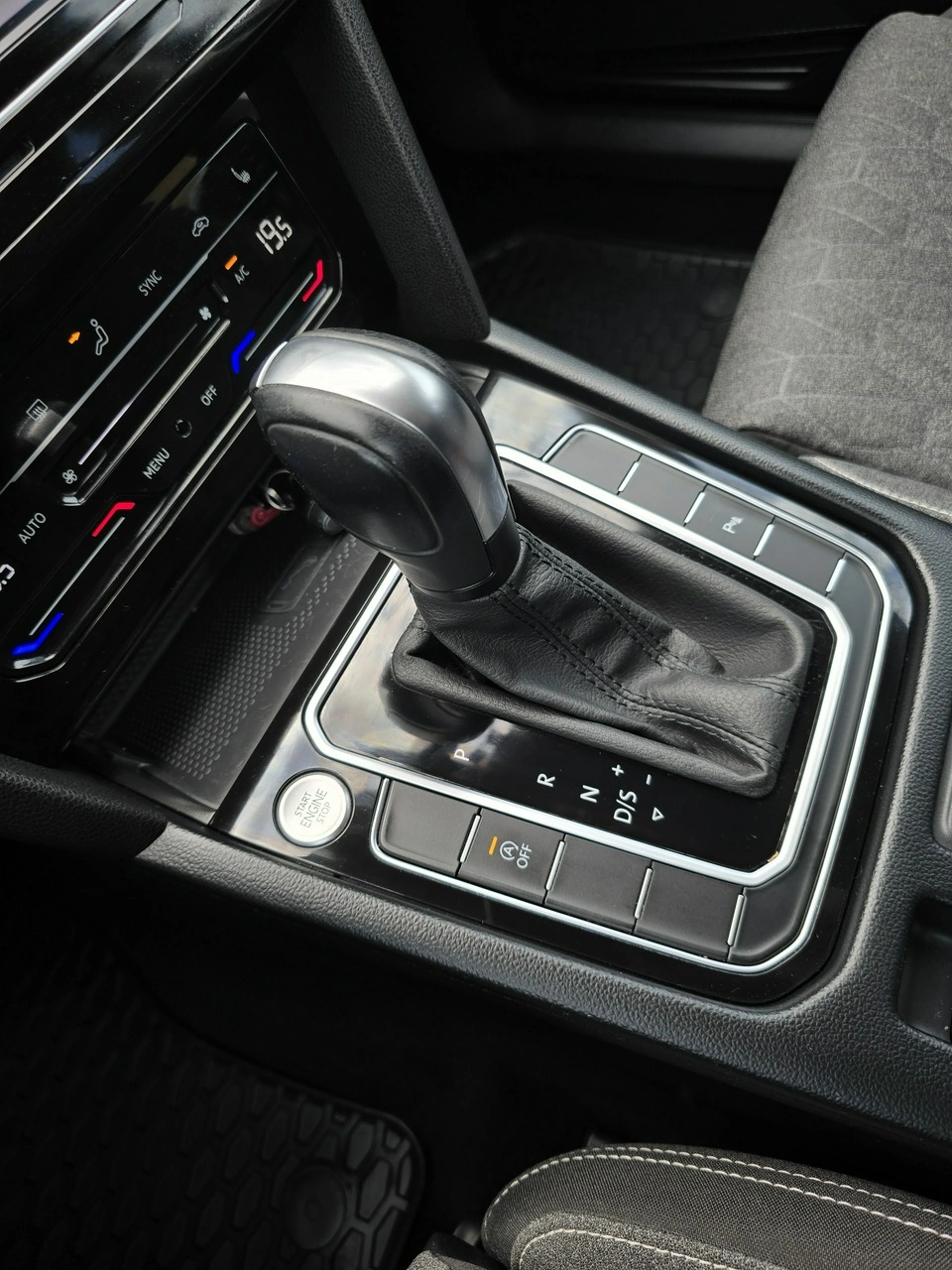 Volkswagen Passat - Zdjęcie 21