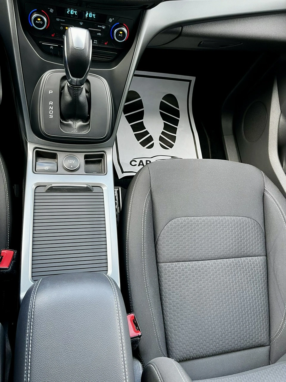 Ford Kuga - Zdjęcie 18