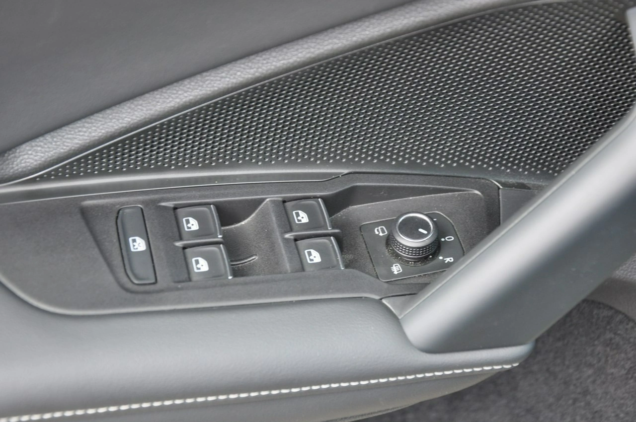 Volkswagen Tiguan - Zdjęcie 12