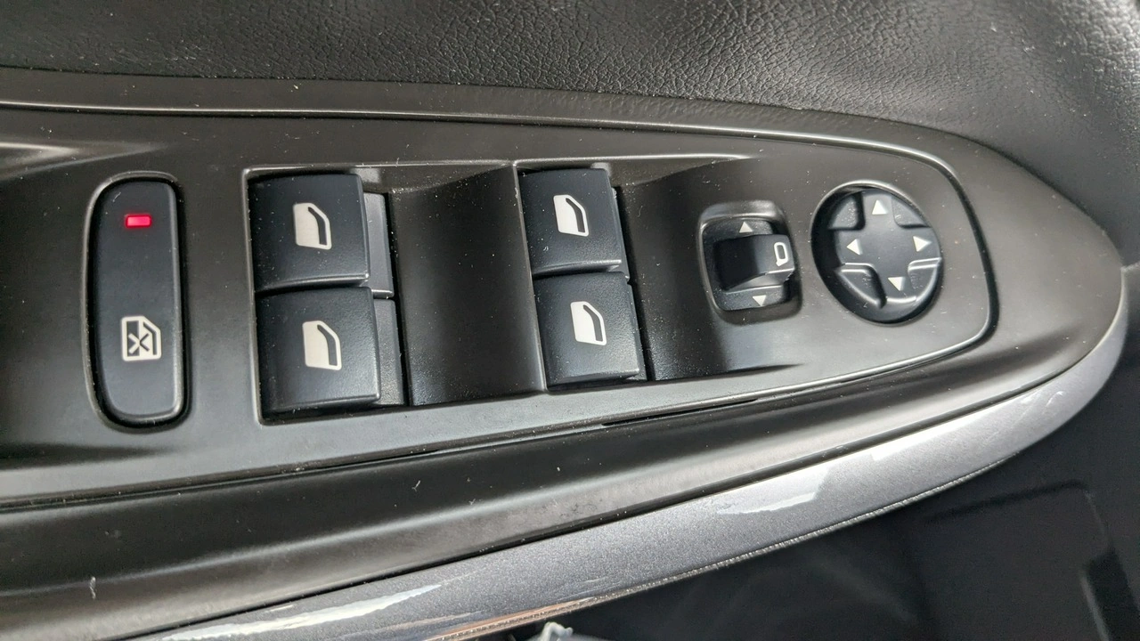 Opel Grandland X - Zdjęcie 31