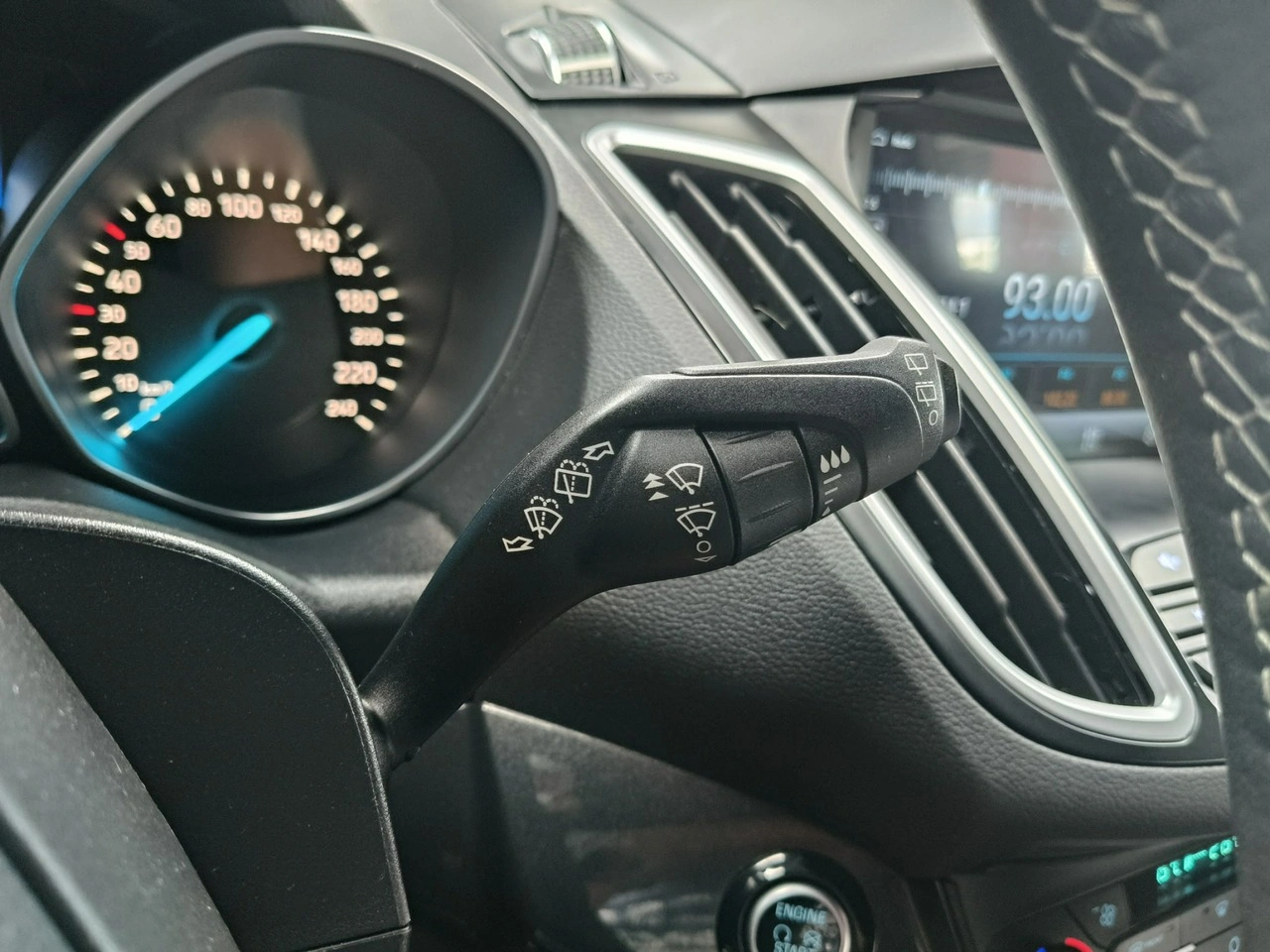 Ford Kuga - Zdjęcie 28