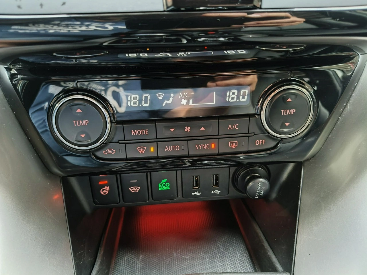 Mitsubishi Eclipse Cross - Zdjęcie 28