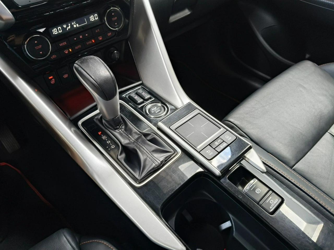 Mitsubishi Eclipse Cross - Zdjęcie 29