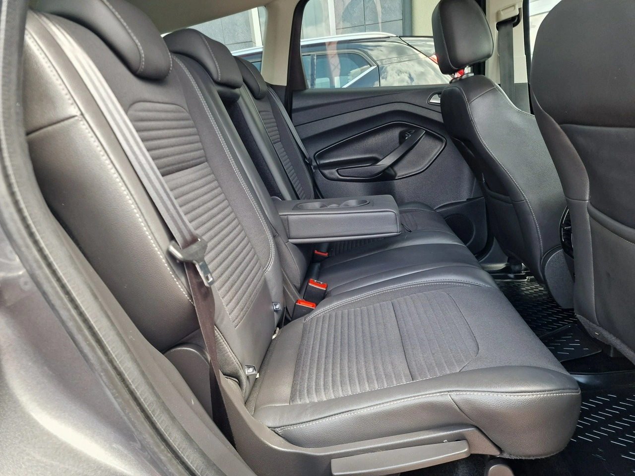Ford Kuga - Zdjęcie 20