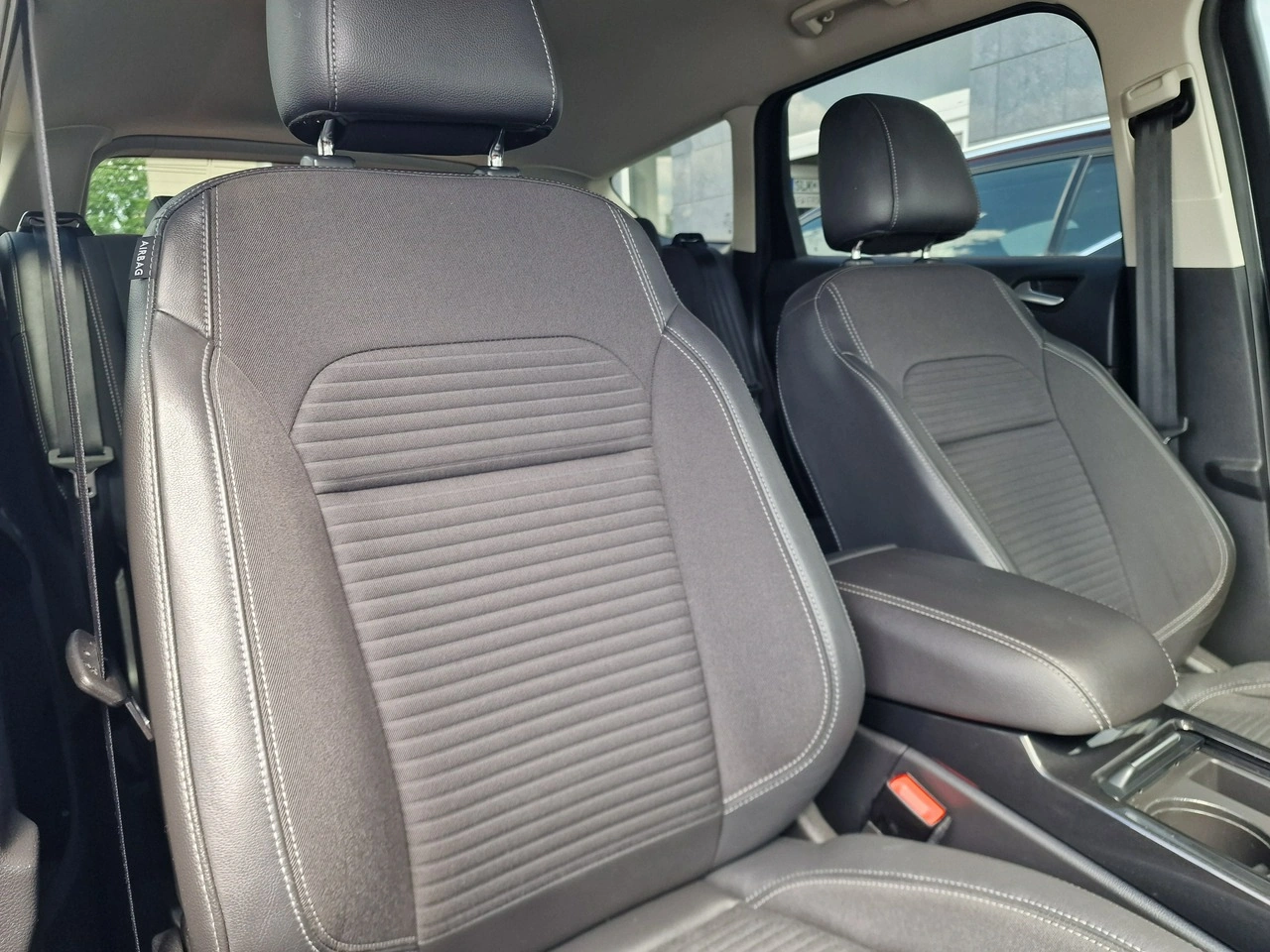 Ford Kuga - Zdjęcie 21