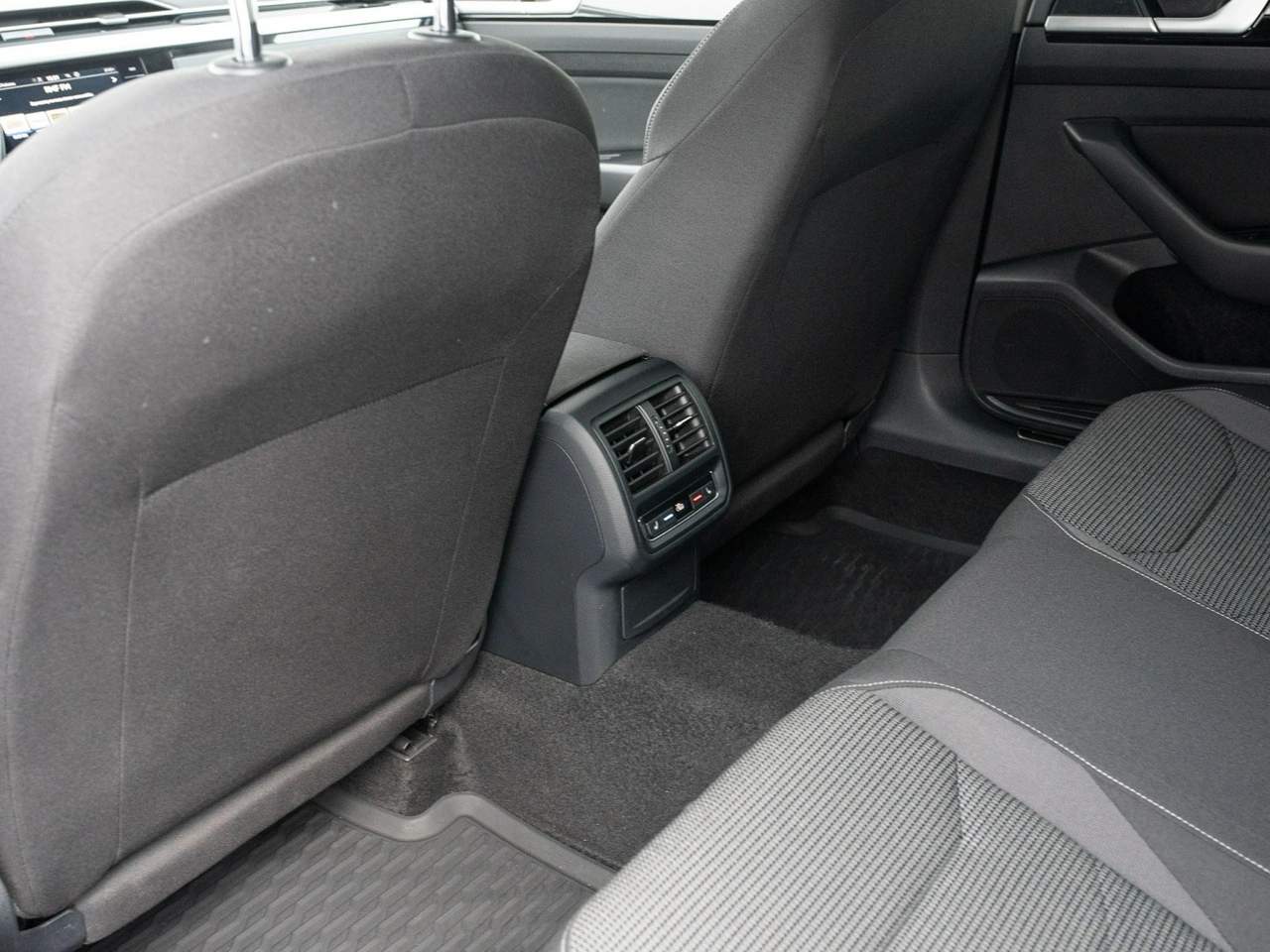 Volkswagen Arteon - Zdjęcie 24