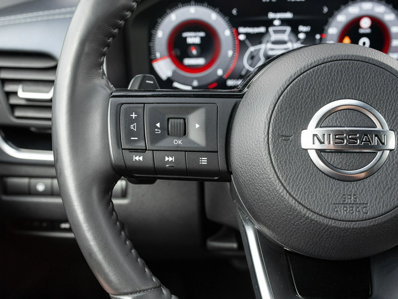 Nissan Qashqai - Zdjęcie 12