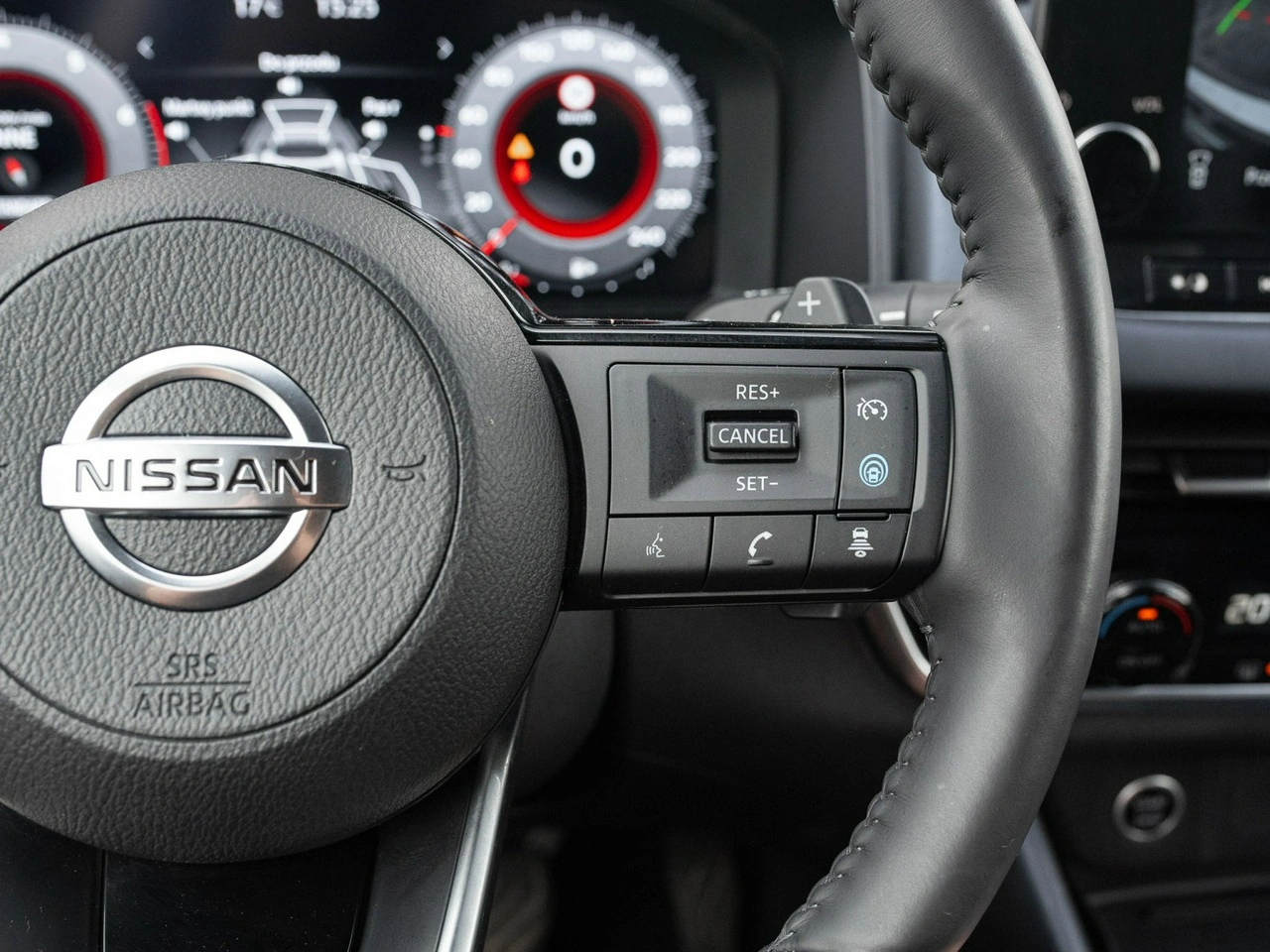 Nissan Qashqai - Zdjęcie 13