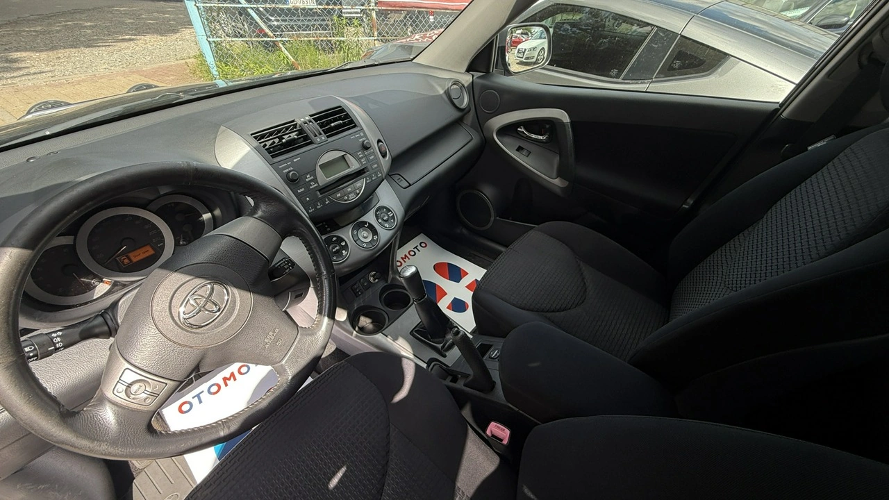 Toyota RAV-4 - Zdjęcie 11