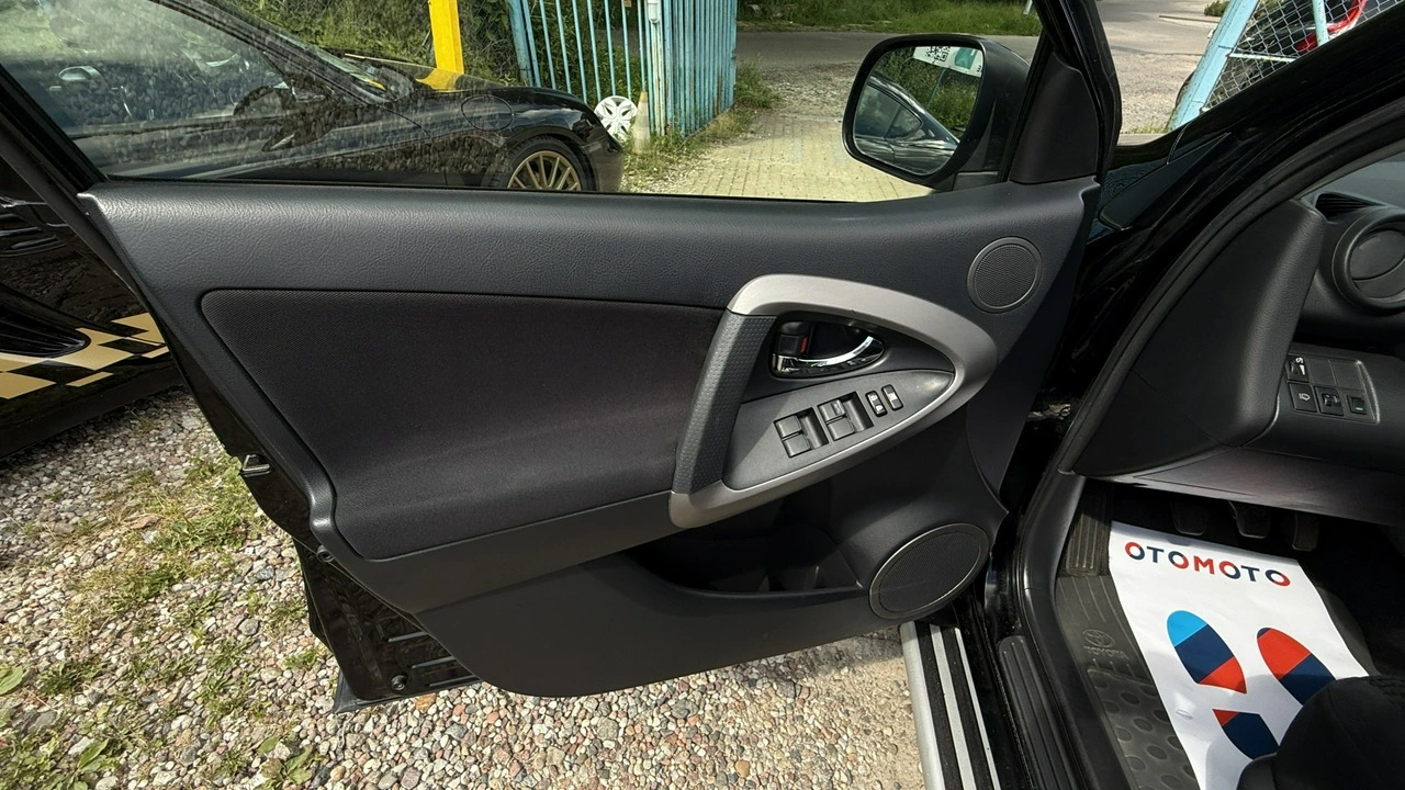 Toyota RAV-4 - Zdjęcie 20