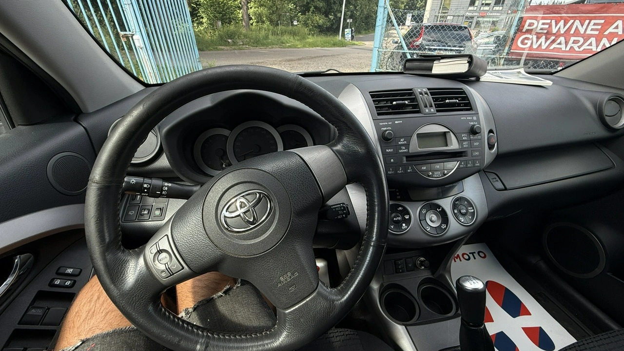 Toyota RAV-4 - Zdjęcie 24