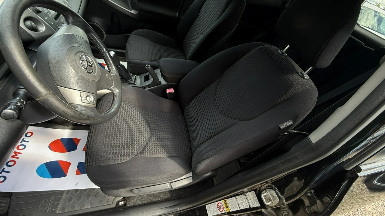 Toyota RAV-4 - Zdjęcie 25