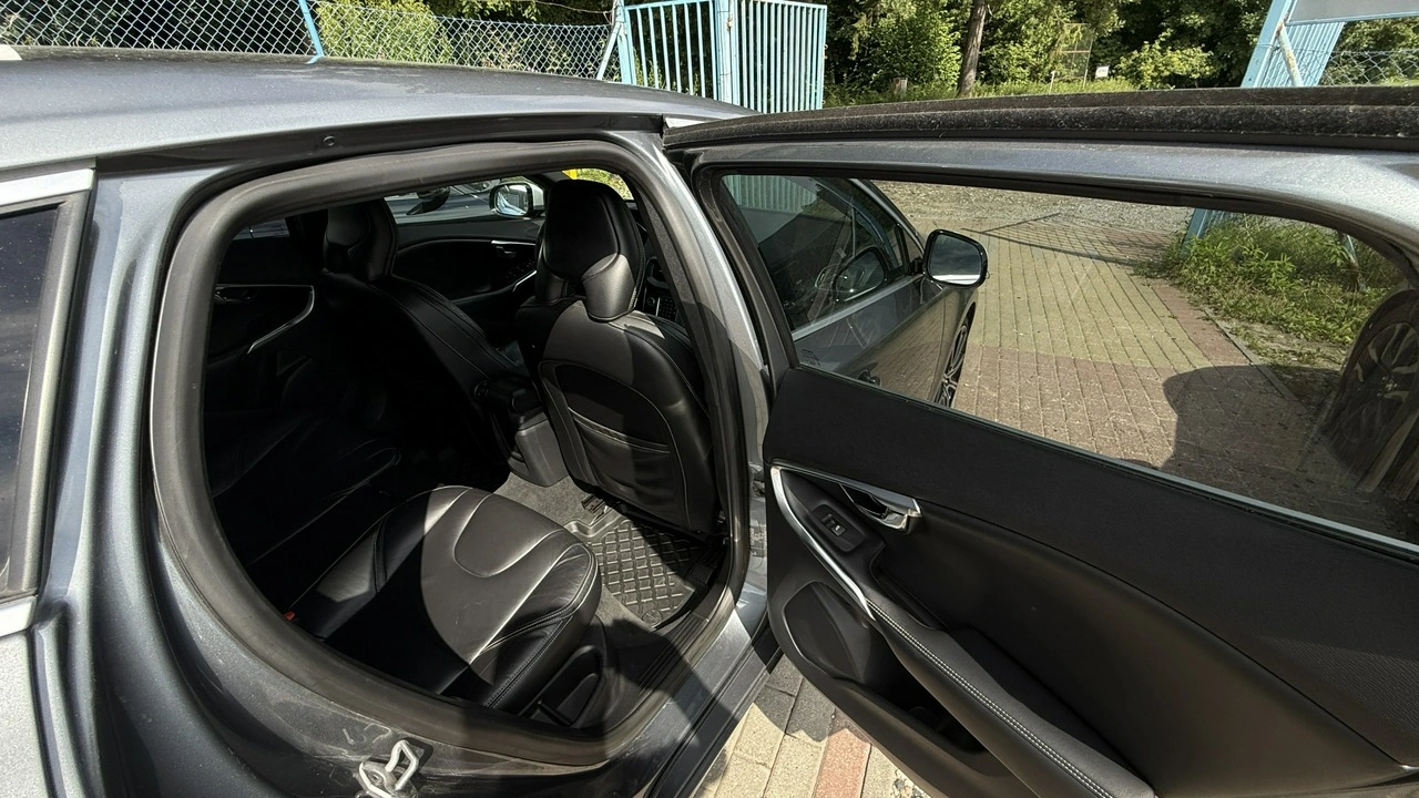 Volvo V40 - Zdjęcie 17