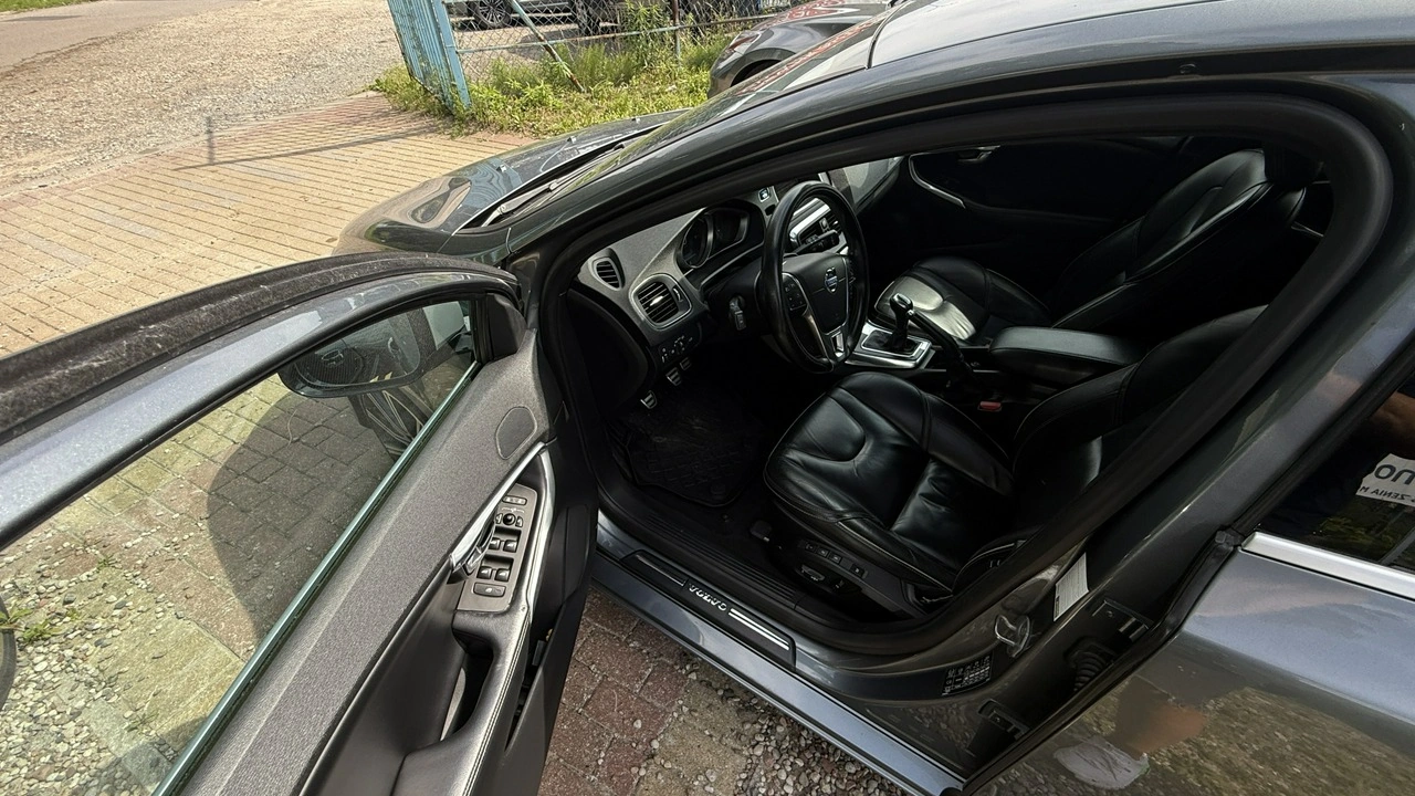Volvo V40 - Zdjęcie 23