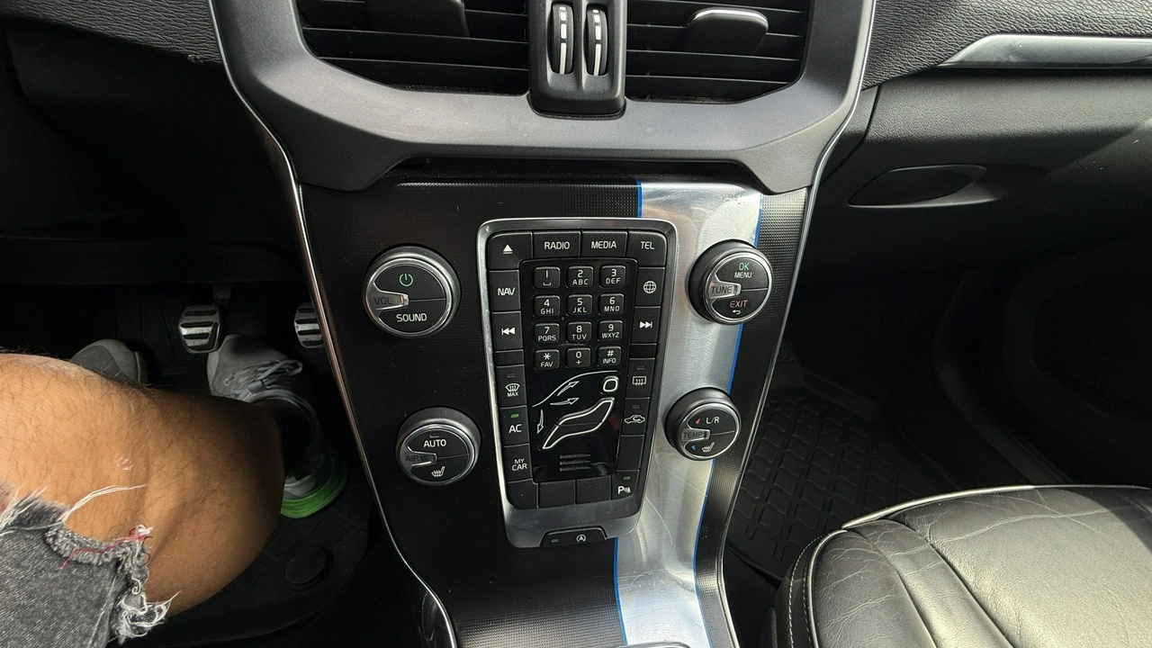 Volvo V40 - Zdjęcie 28