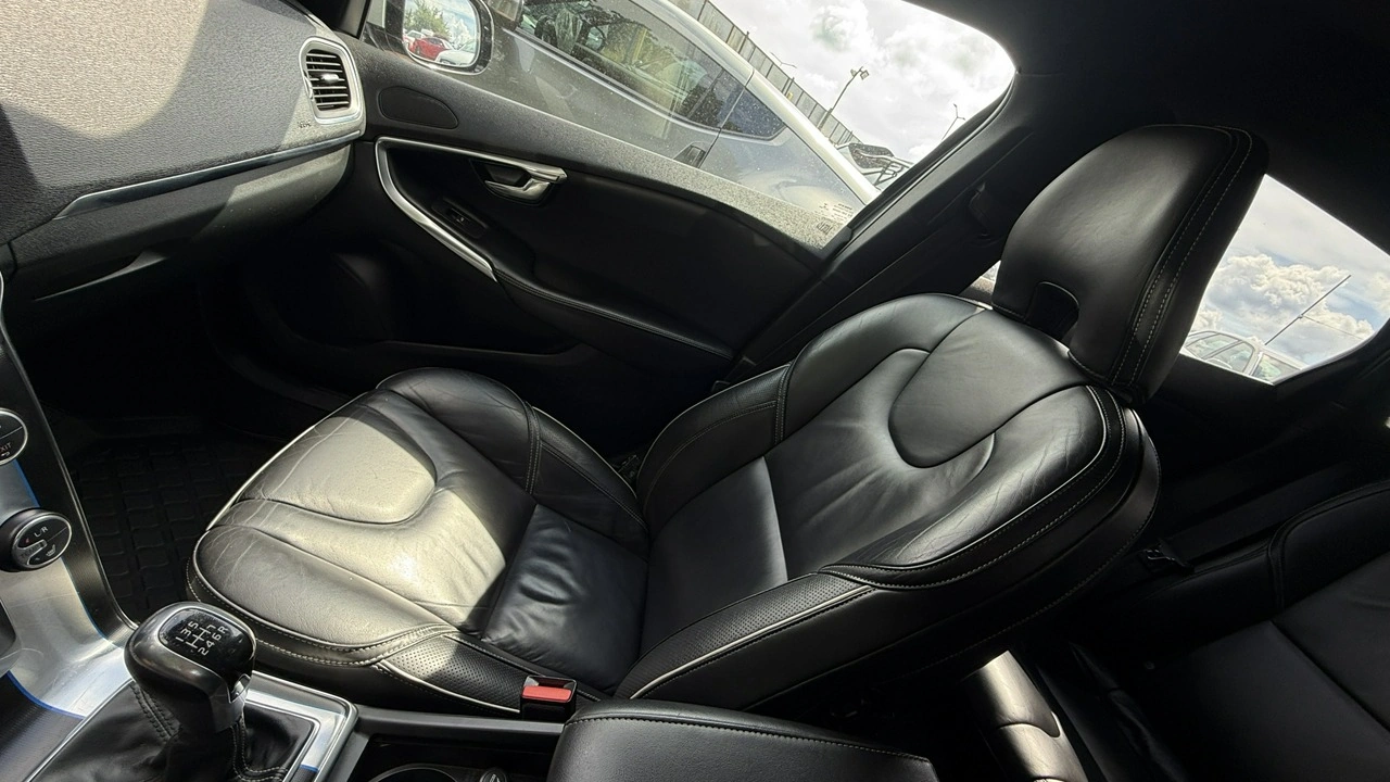 Volvo V40 - Zdjęcie 31