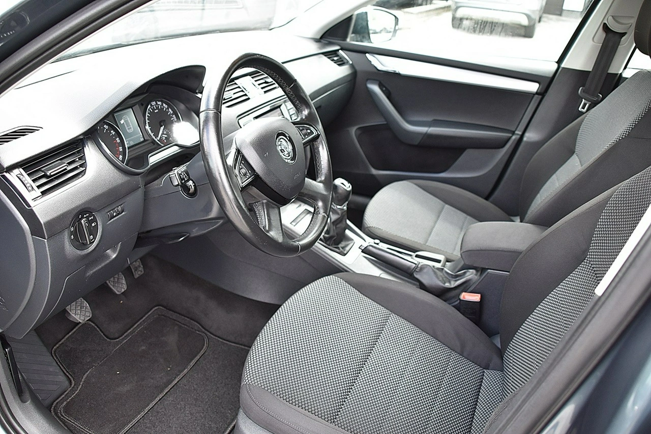 Skoda Octavia - Zdjęcie 9