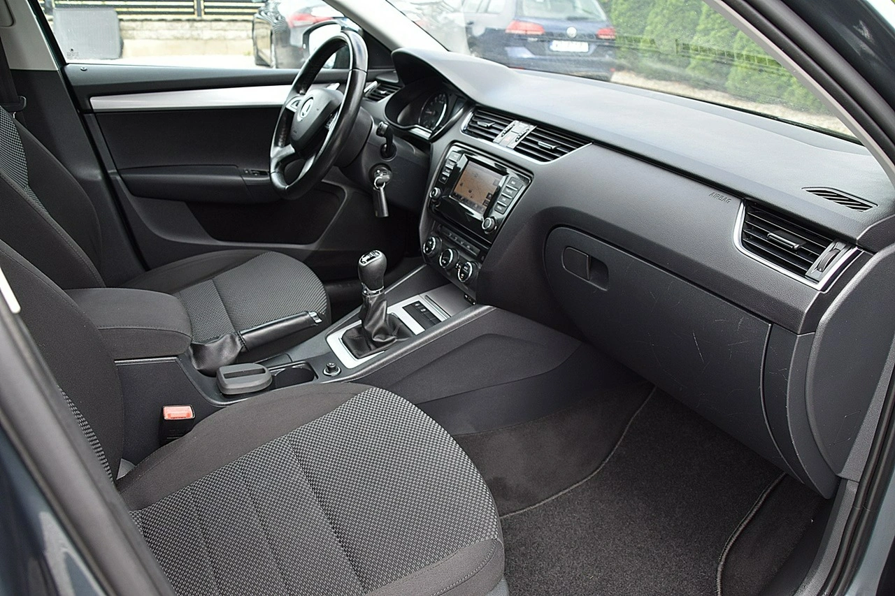 Skoda Octavia - Zdjęcie 10