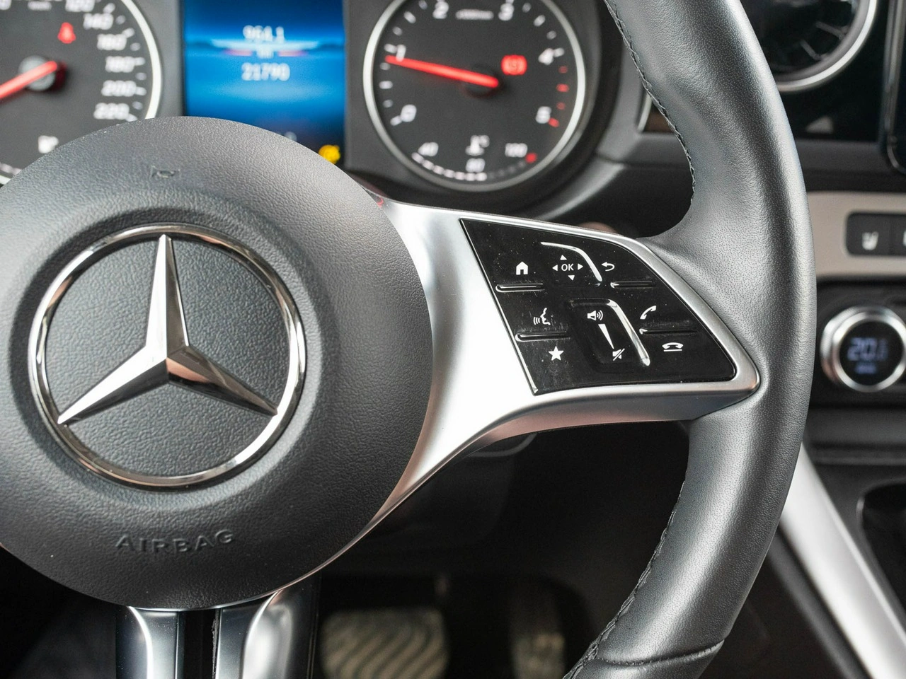 Mercedes T 180 d - Zdjęcie 13
