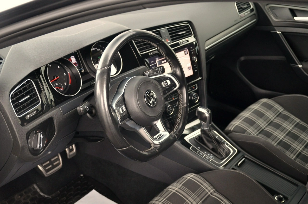 Volkswagen Golf - Zdjęcie 12