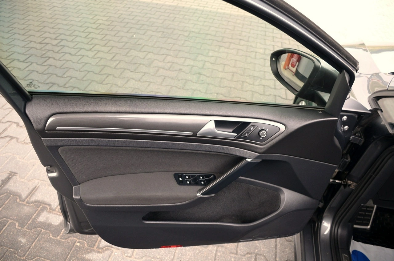 Volkswagen Golf - Zdjęcie 14