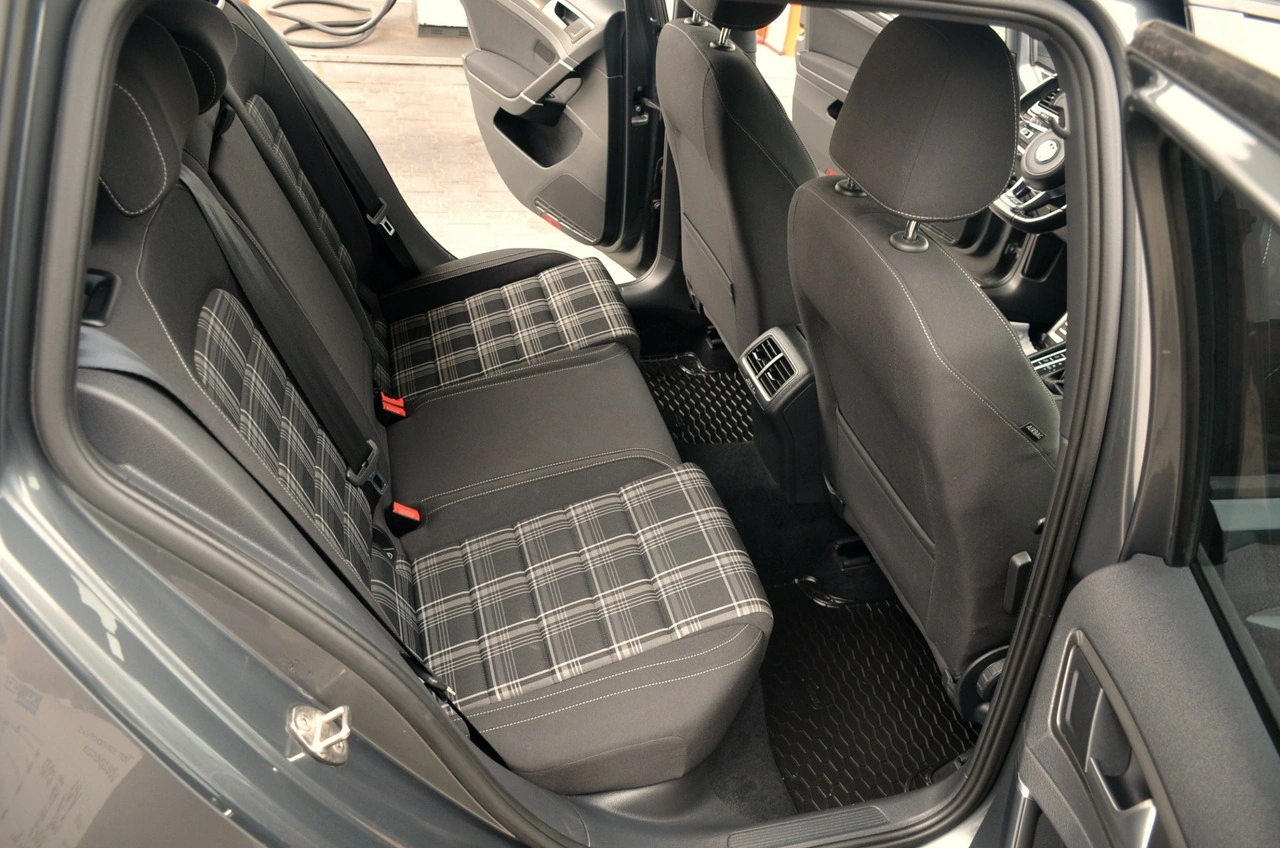 Volkswagen Golf - Zdjęcie 16