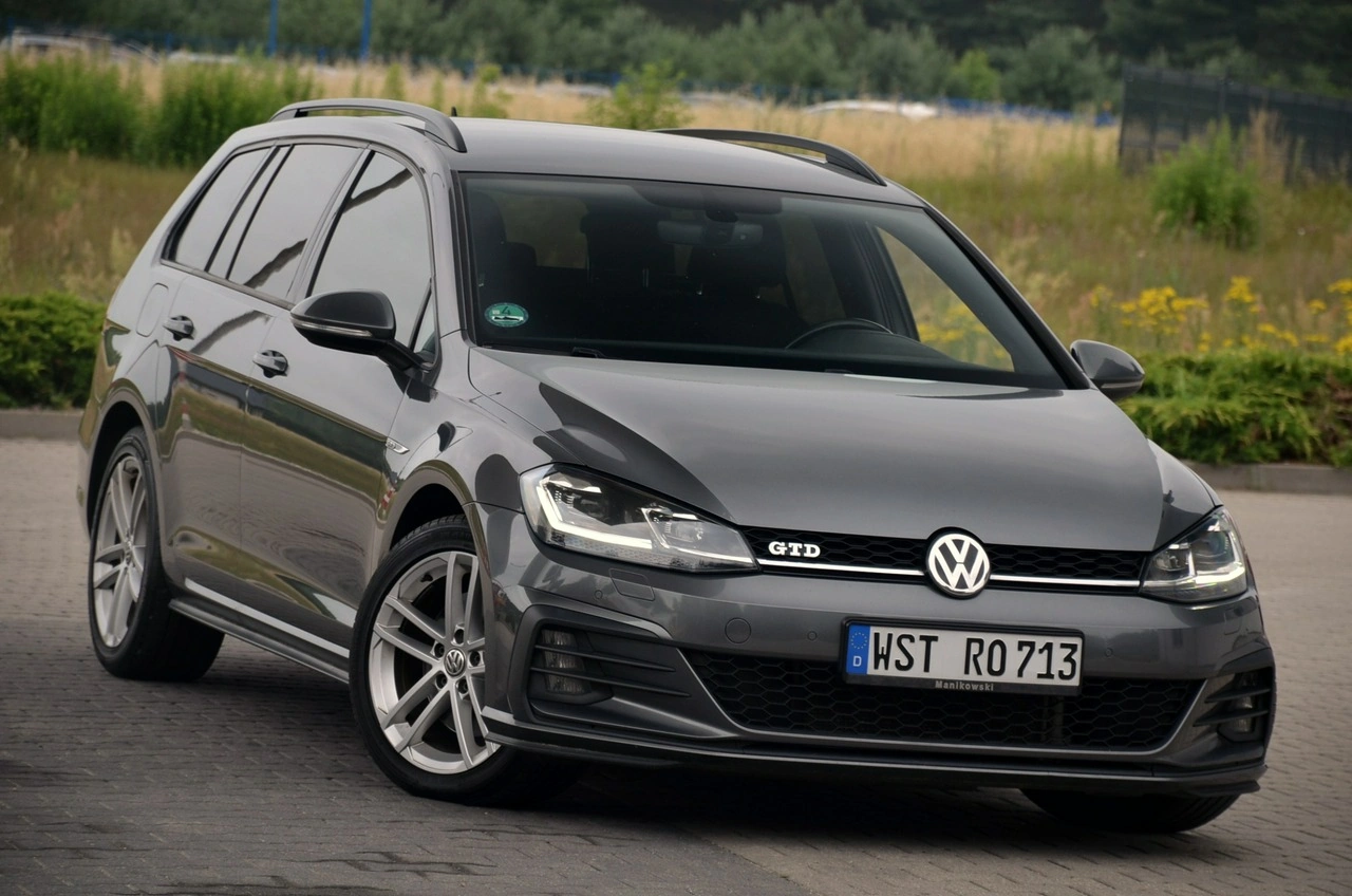 Volkswagen Golf - Główne zdjęcie