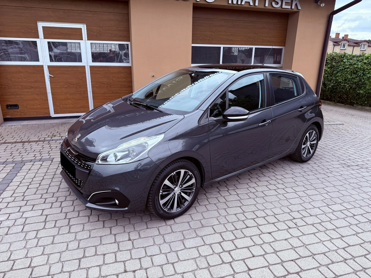 Peugeot 208 - Zdjęcie 11