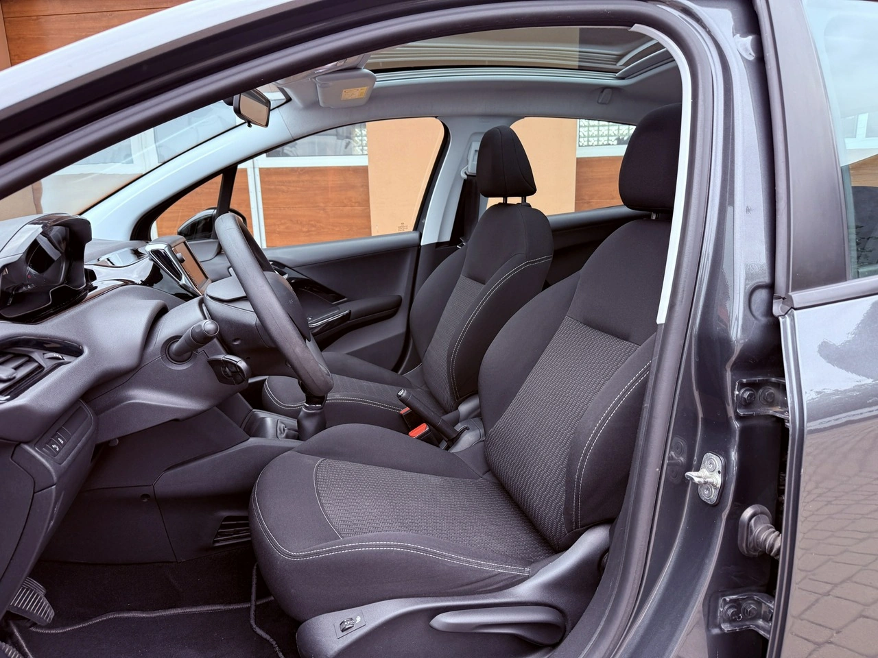 Peugeot 208 - Zdjęcie 19