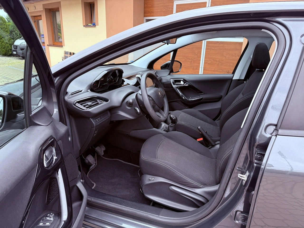Peugeot 208 - Zdjęcie 20