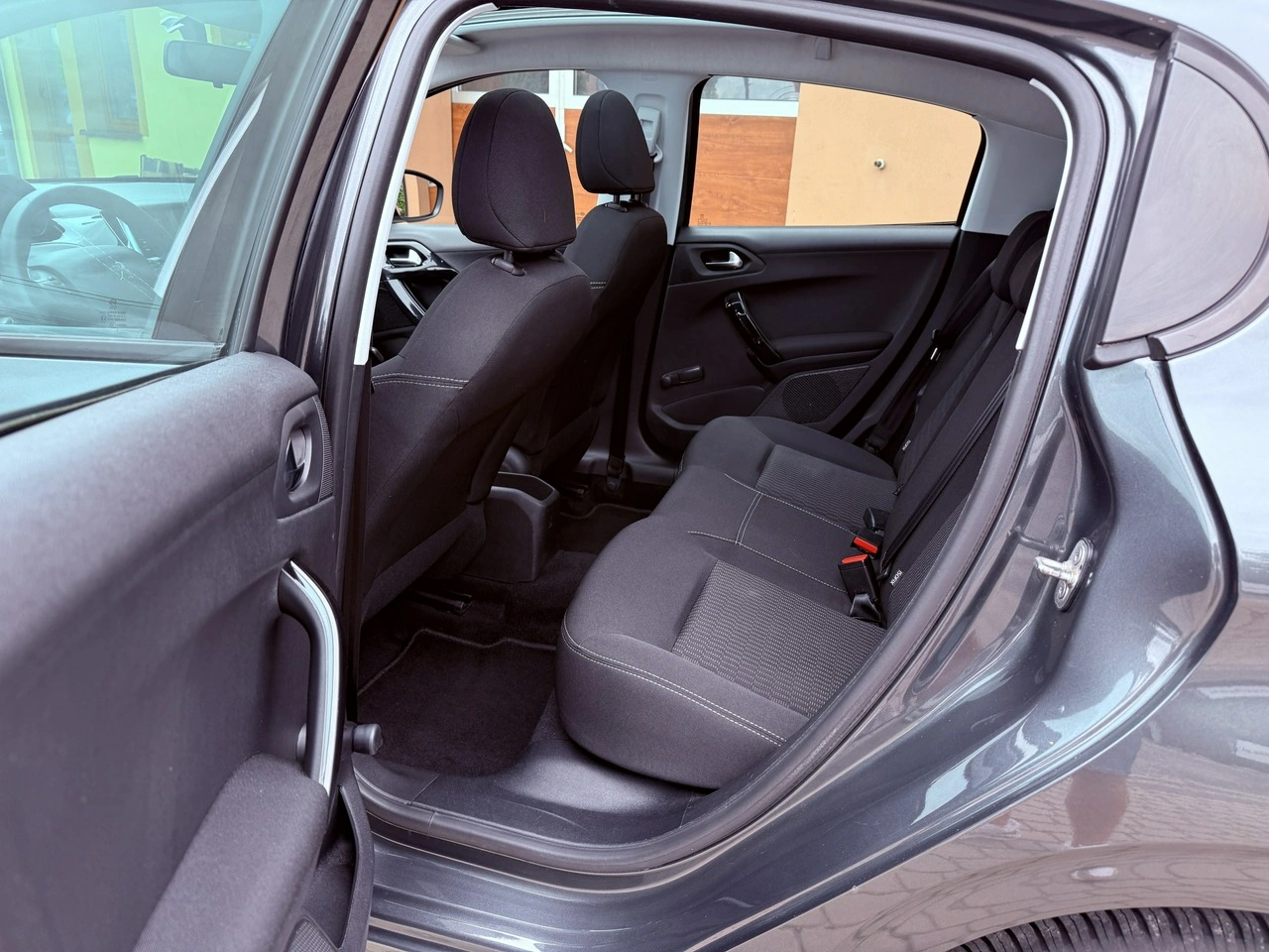 Peugeot 208 - Zdjęcie 23