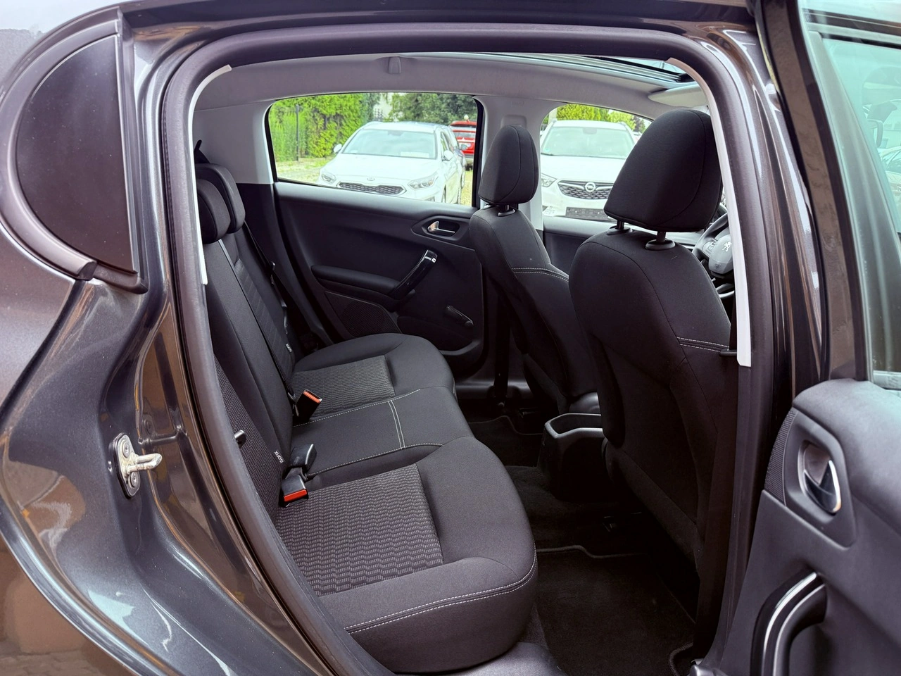 Peugeot 208 - Zdjęcie 24