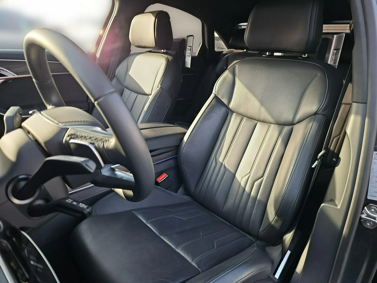 Audi A8 - Zdjęcie 13