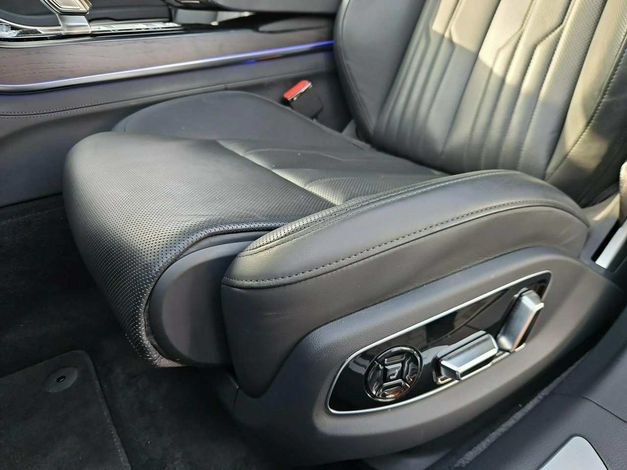 Audi A8 - Zdjęcie 14