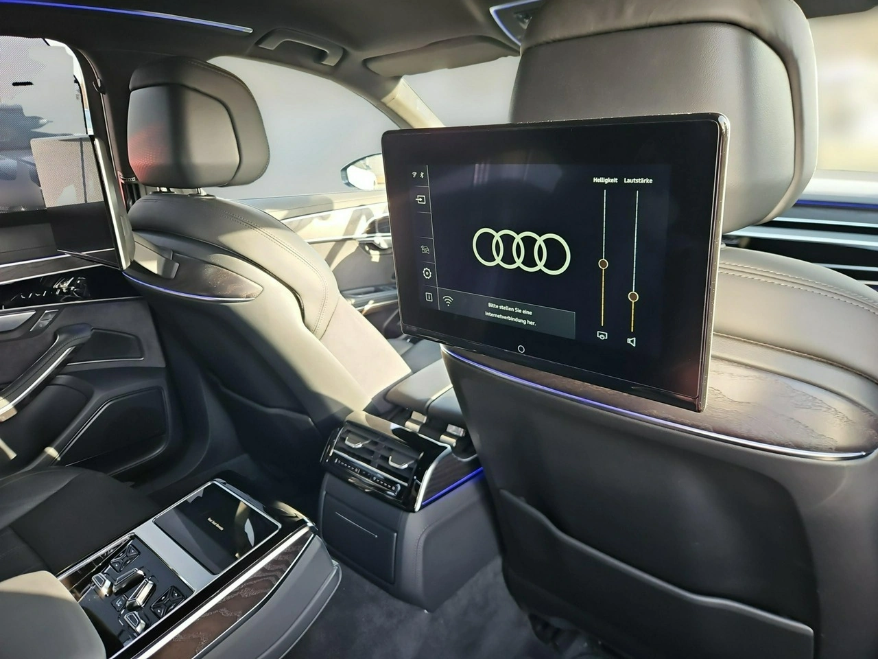 Audi A8 - Zdjęcie 17