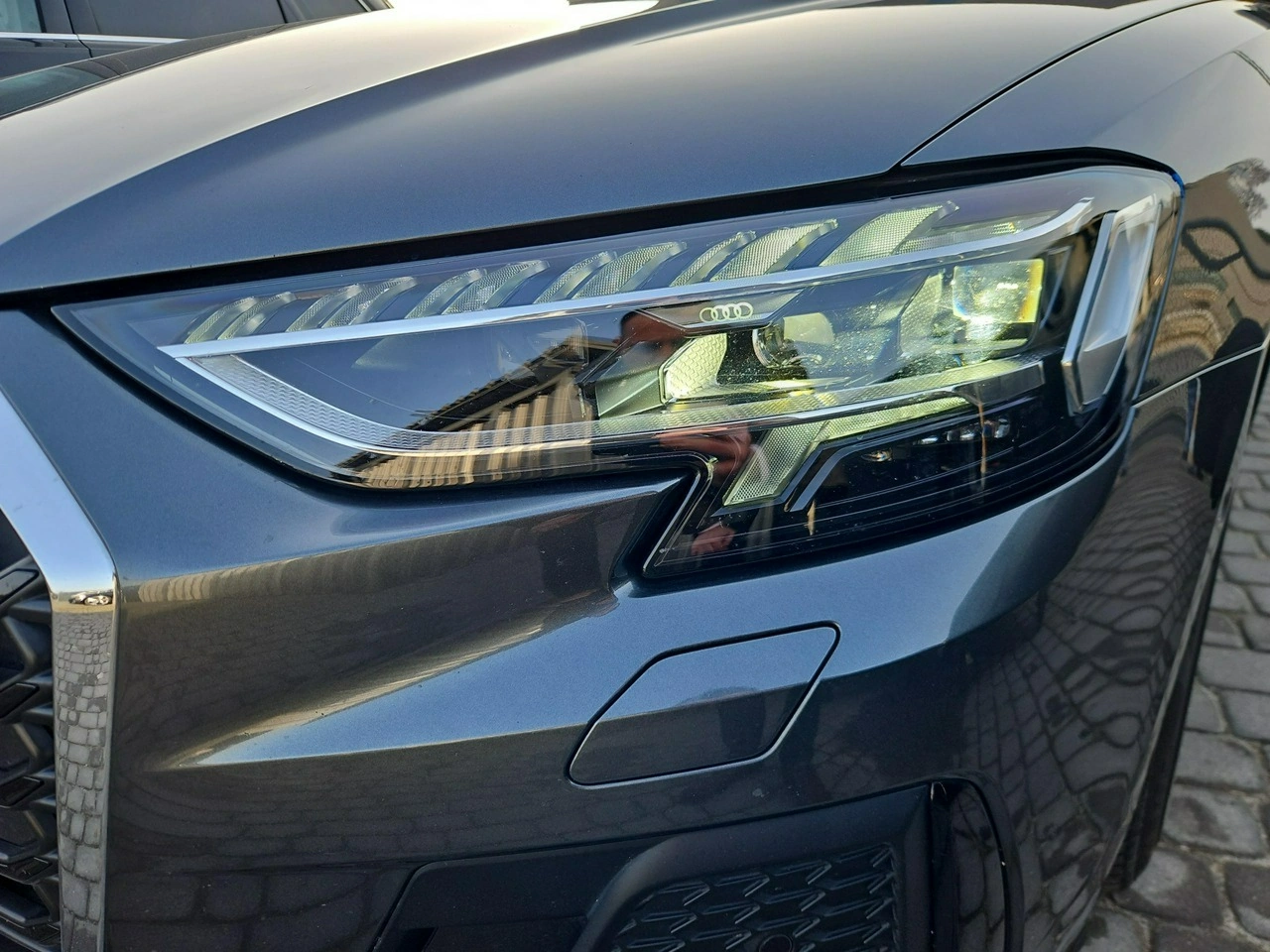 Audi A8 - Zdjęcie 27