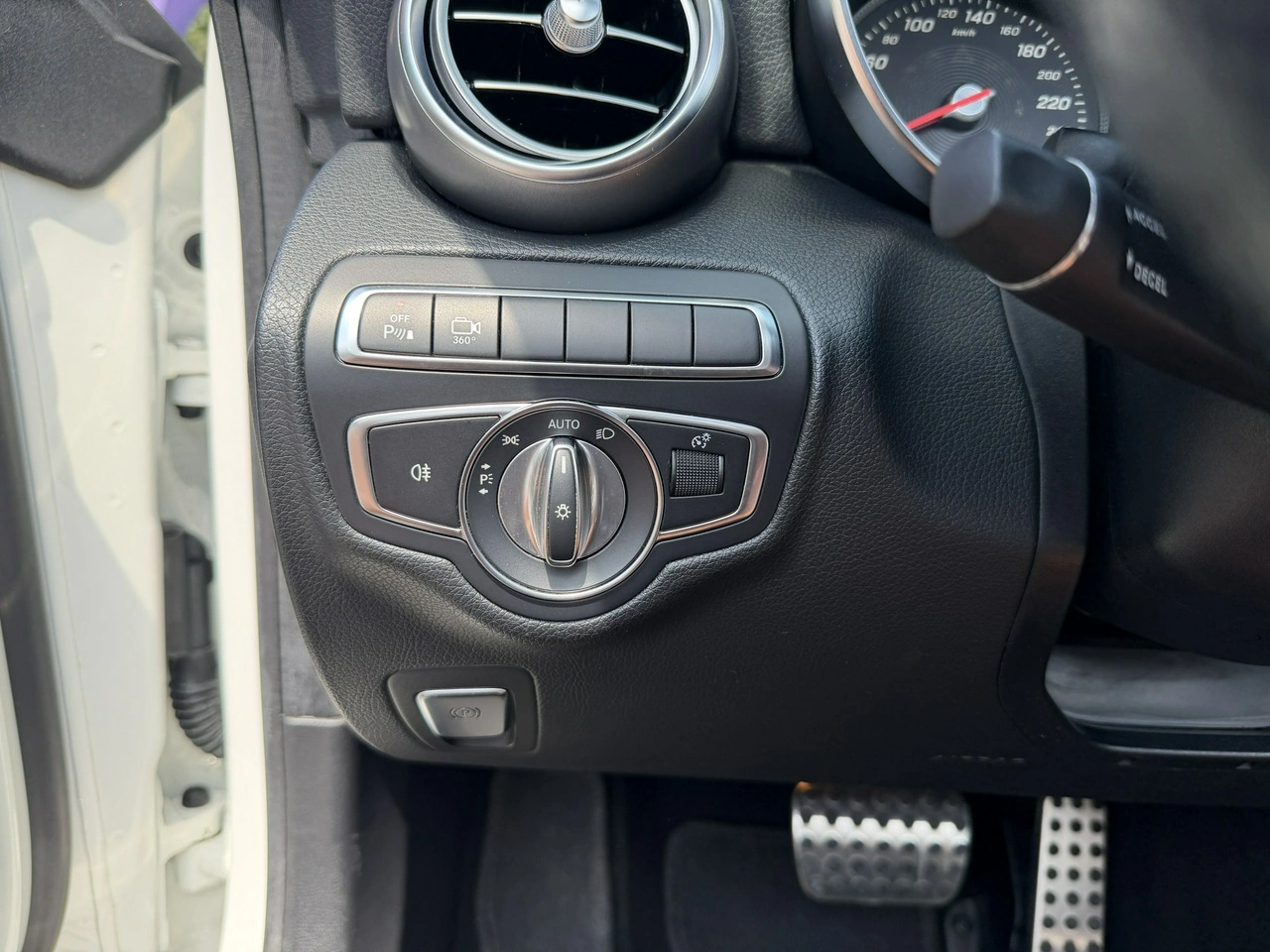 Mercedes C 300 - Zdjęcie 15