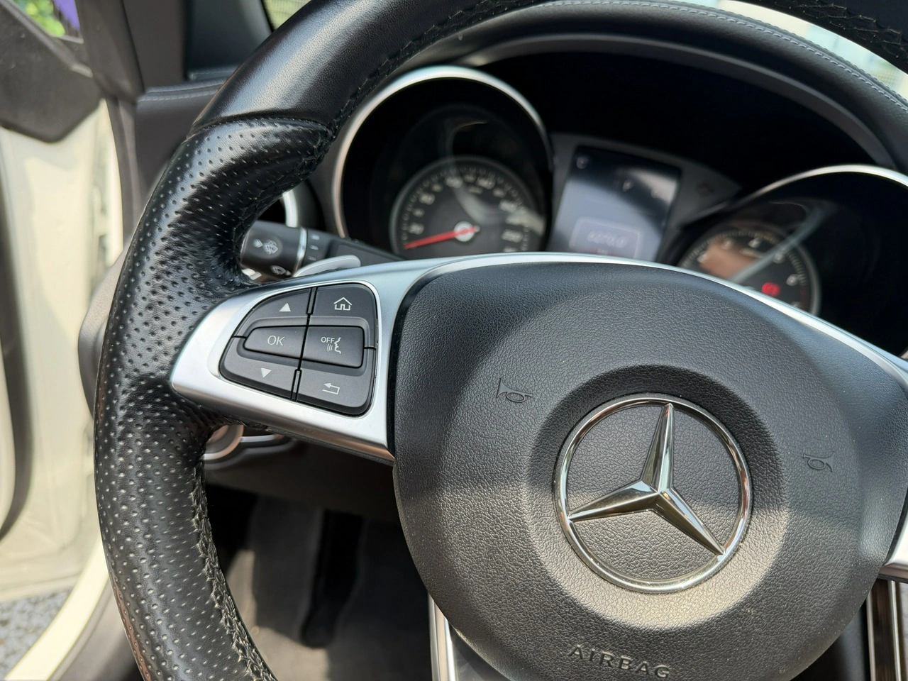 Mercedes C 300 - Zdjęcie 19
