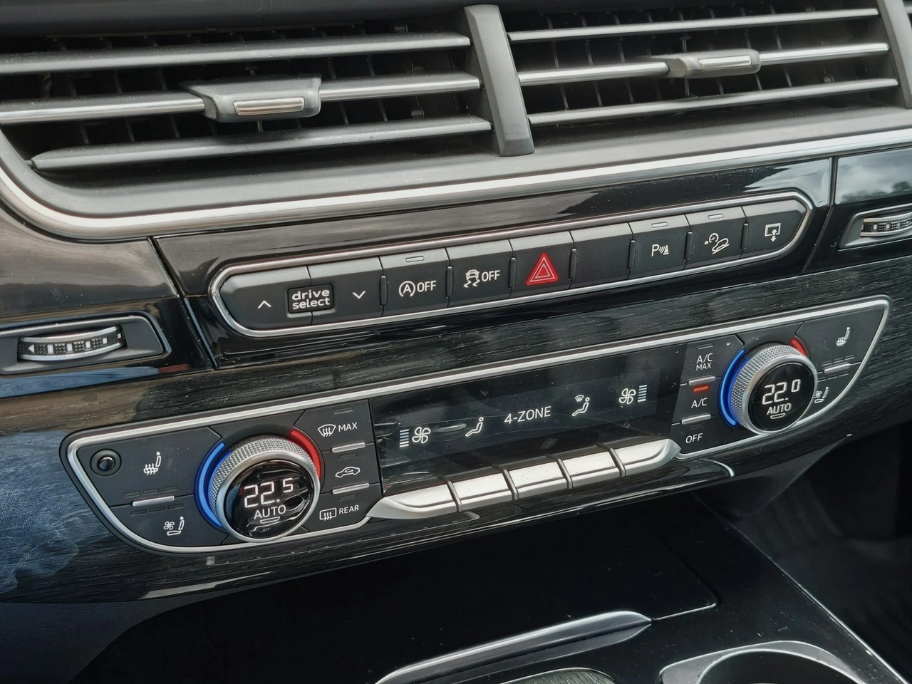 Audi Q7 - Zdjęcie 25