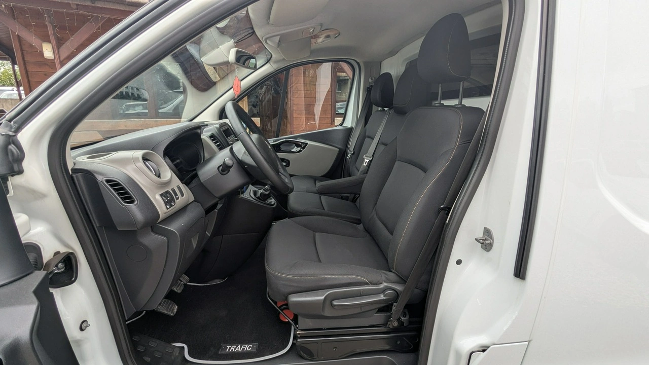 Renault Trafic - Zdjęcie 15