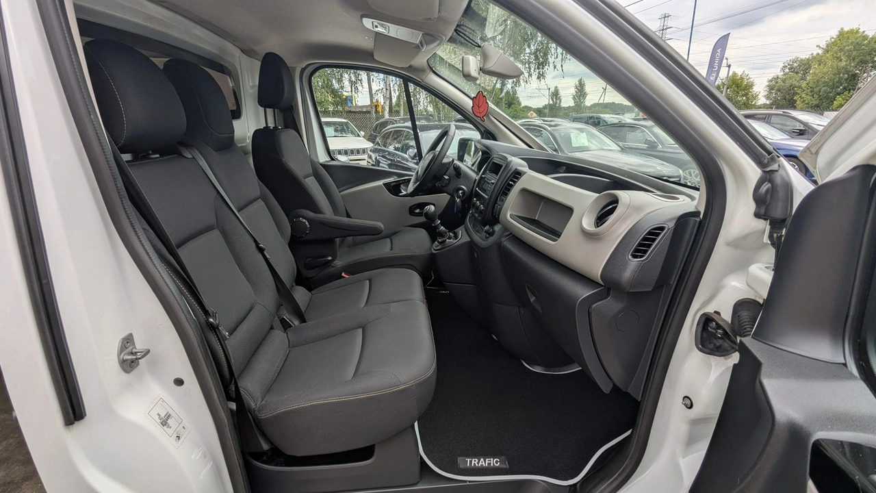 Renault Trafic - Zdjęcie 17