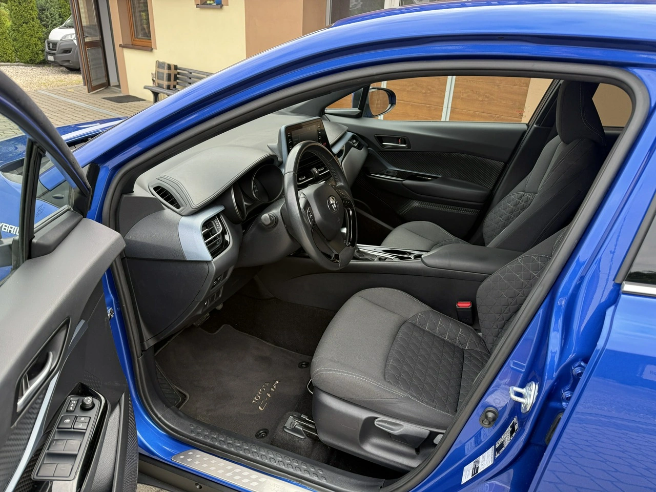 Toyota C-HR - Zdjęcie 21