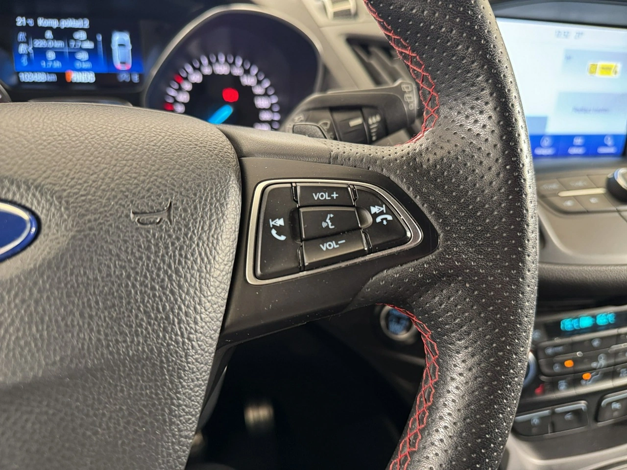 Ford Kuga - Zdjęcie 19