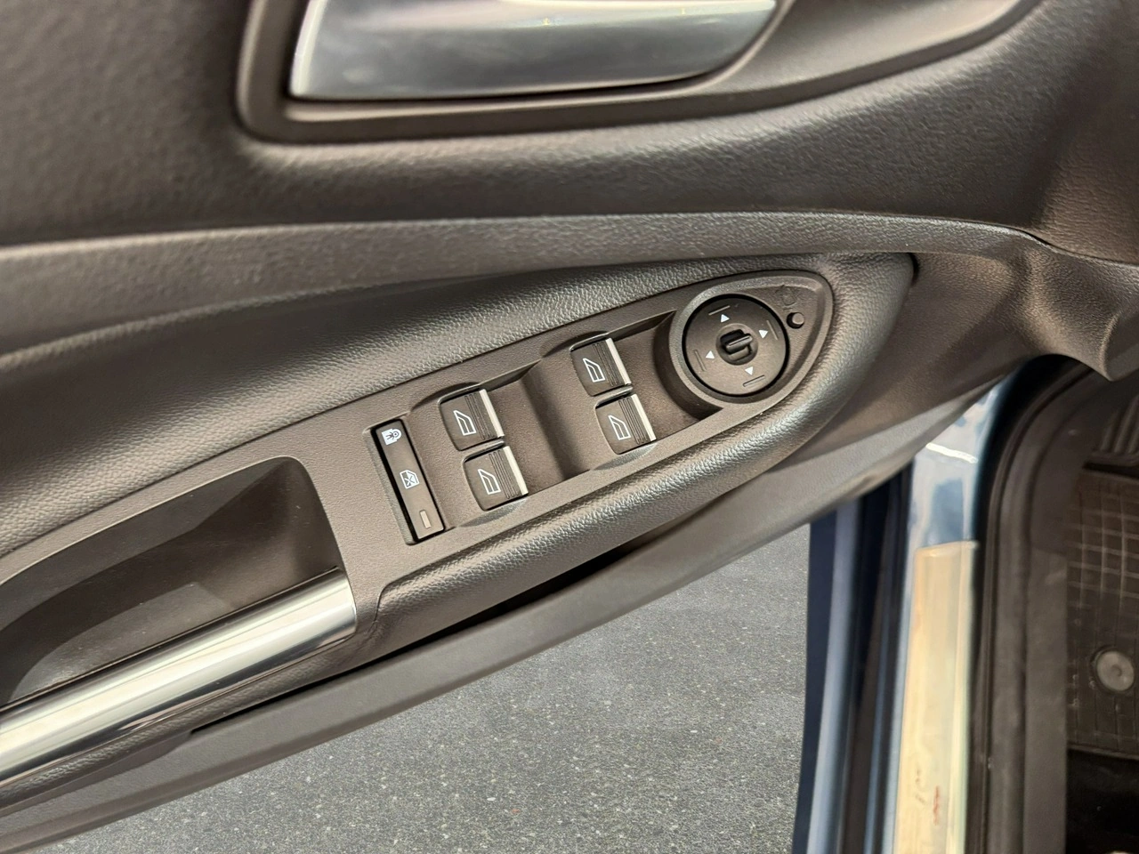 Ford Kuga - Zdjęcie 26