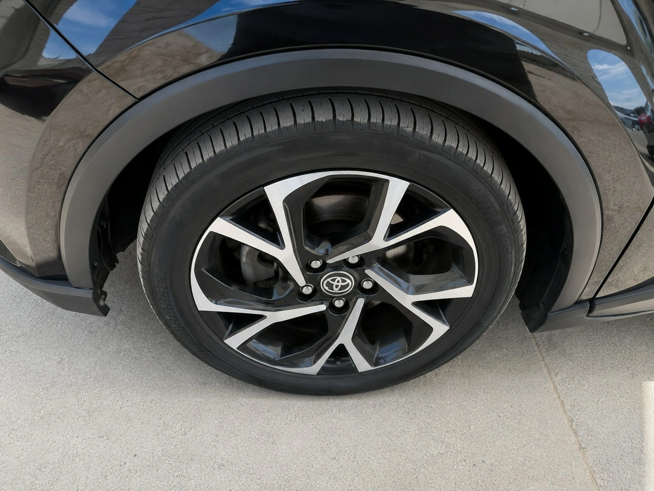 Toyota C-HR - Zdjęcie 9