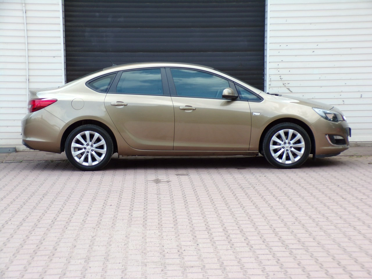 Opel Astra - Zdjęcie 3