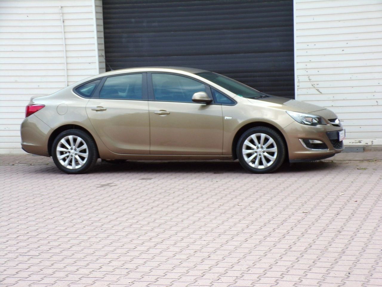 Opel Astra - Zdjęcie 4